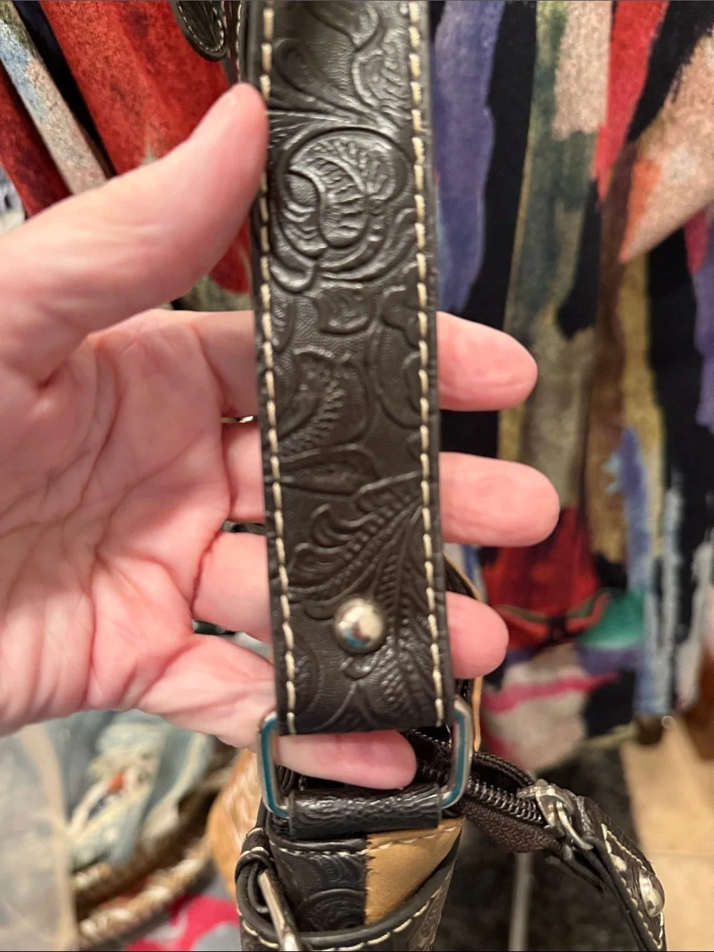 % Western-style bejeweled shoulder bag